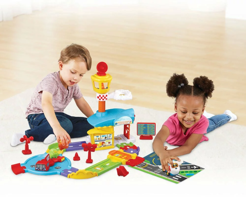 VTech TUT TUT BOLIDES - MON PREMIER AÉROPORT SUPER DÉCOLLAGE (+ ELIOT SUPER PILOTE) 2 VTech TUT TUT BOLIDES - MON PREMIER AÉROPORT SUPER DÉCOLLAGE (+ ELIOT SUPER PILOTE) – Image 2