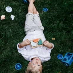 LOUISE ET GABRIEL ARTHUR - LE PUZZLE -Magasin Promotionnel Corolla e71b372032b1f877ccc12742dd53c707a0c9ce5b 41067035 04