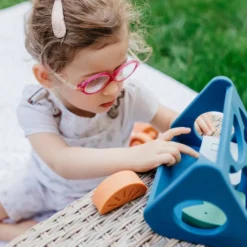 LOUISE ET GABRIEL CLEMENCE - LA BOITE A FORMES -Magasin Promotionnel Corolla e9201dac1e7e3fe638b44ed3aab90710fd3078d5 41067037 05